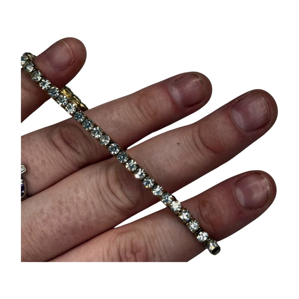 Vintage Clear Rhinestone Gold Tone Bangle Bracelet Costume Jewelry - Picture 3 of 6